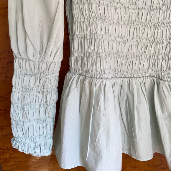 H&M Ruffle Top - Picture 3 of 4